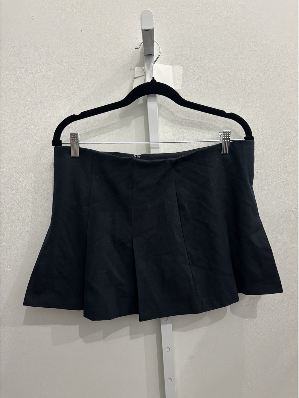 Abercrombie & Fitch Black Pleated Mini Skirt Size M